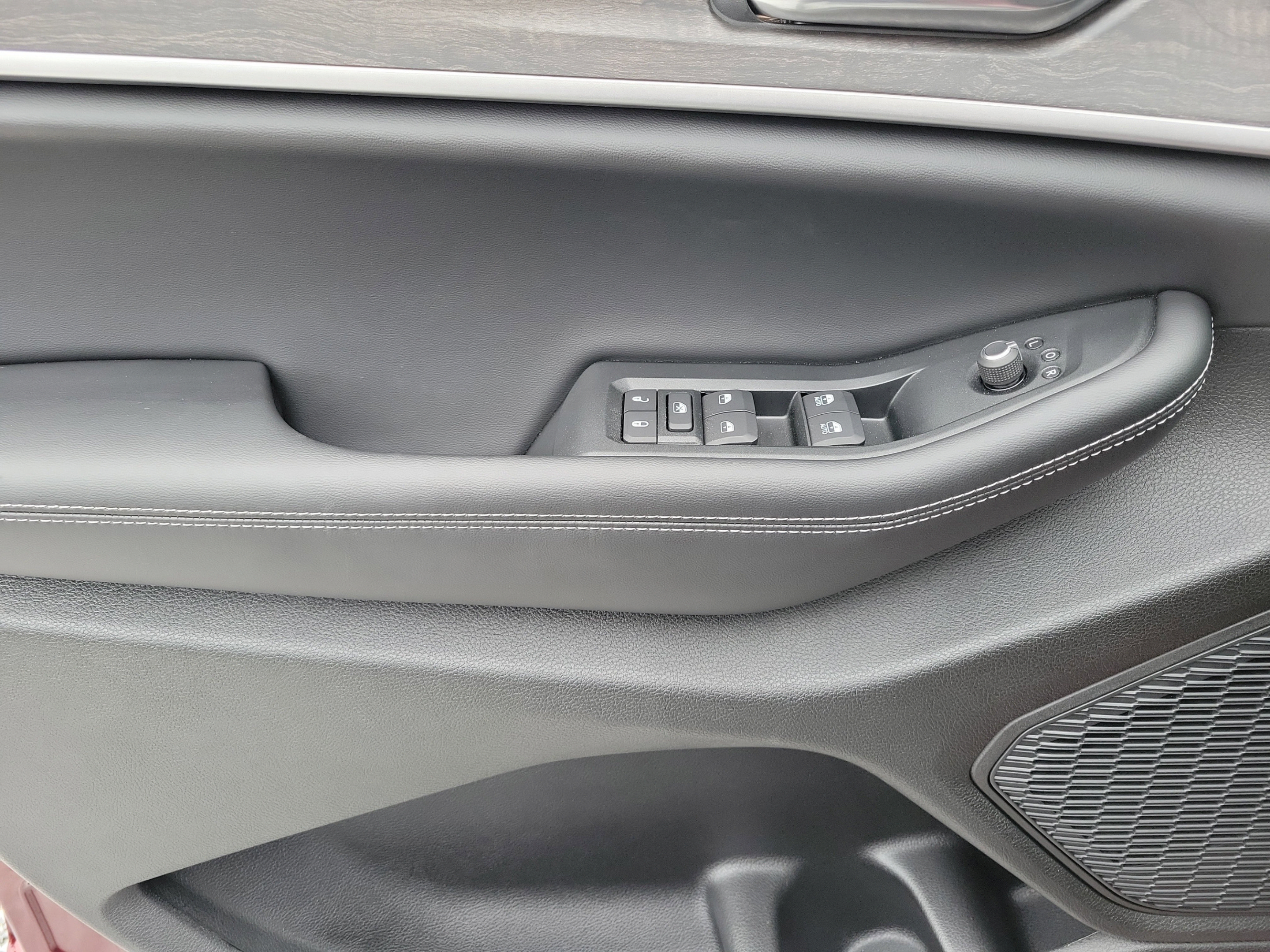 New 2026 Jeep Grand Cherokee Altitude AWD/4WD image 12