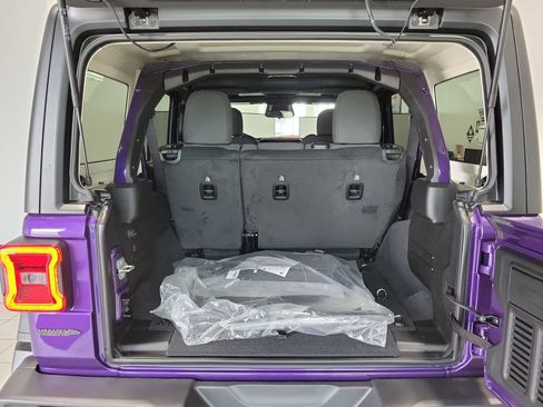New 2026 Jeep Wrangler Unlimited Rubicon AWD/4WD image 8