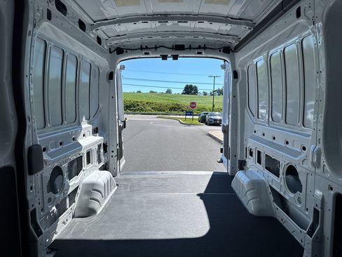 New 2026 Ford Transit 150 148 Medium Roof RWD image 9