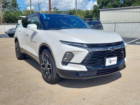 Used 2024 Chevrolet Blazer RS w/ Driver Confidence II Package FWD image 2