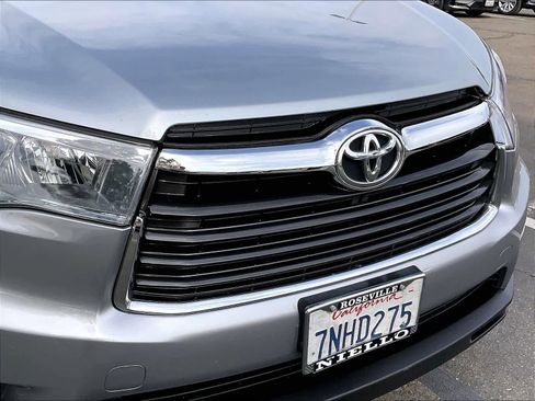 Used 2015 Toyota Highlander XLE image 32