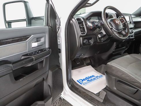 Used 2023 RAM 2500 Big Horn w/ Cold Weather Group image 3