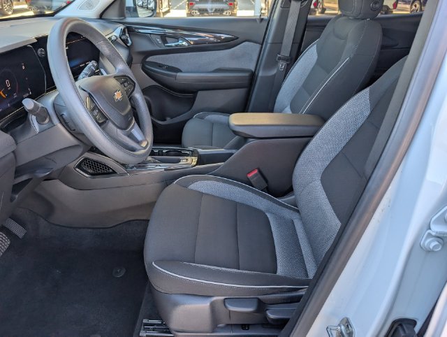 Used 2025 Chevrolet TrailBlazer LT FWD image 8