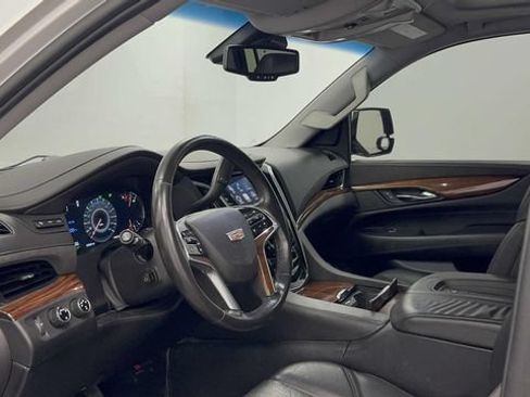Used 2016 Cadillac Escalade ESV Luxury AWD/4WD image 30