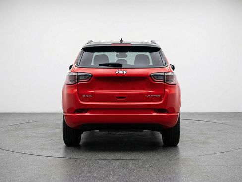 Used 2025 Jeep Compass Trailhawk AWD/4WD image 7