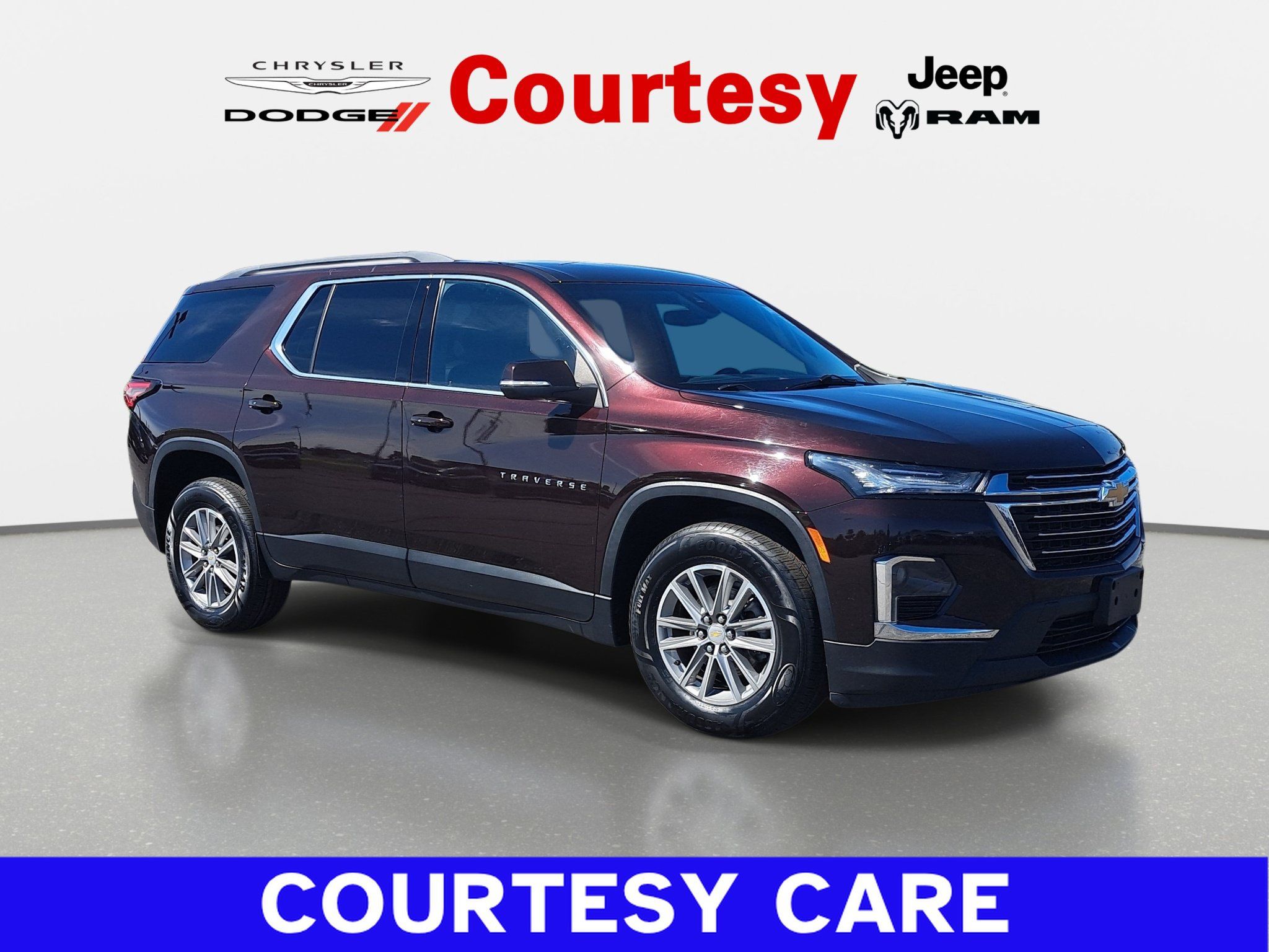 Used 2022 Chevrolet Traverse LT AWD/4WD image 1