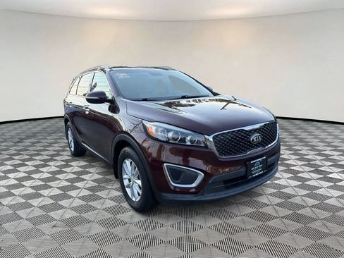 Used 2018 Kia Sorento FWD image 1
