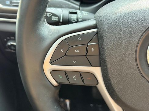 Used 2018 Jeep Grand Cherokee Limited AWD/4WD image 17