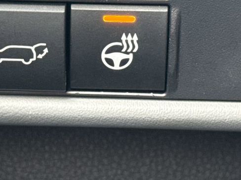 Used 2020 Toyota Highlander Limited AWD/4WD image 34