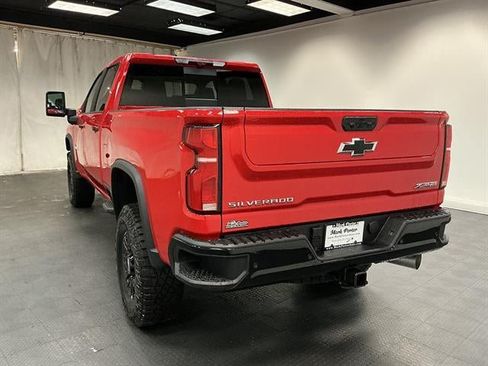 New 2026 Chevrolet Silverado 2500 ZR2 AWD/4WD image 3