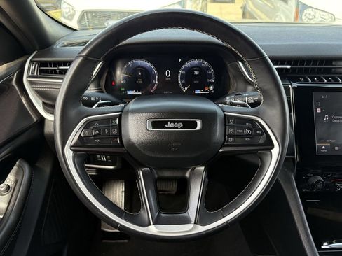 Used 2023 Jeep Grand Cherokee L Laredo image 15