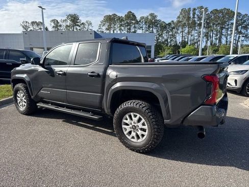 Used 2025 Toyota Tacoma SR5 image 12