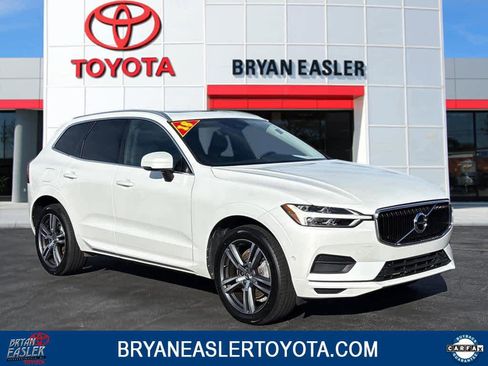 Used 2018 Volvo XC60 T6 Momentum w/ Convenience Package image 1