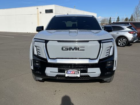 Used 2024 GMC Sierra EV Denali image 8