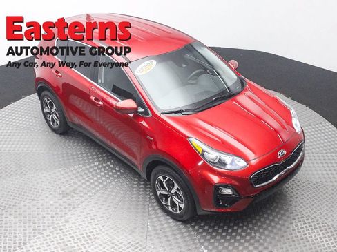 Used 2022 Kia Sportage LX AWD/4WD image 3
