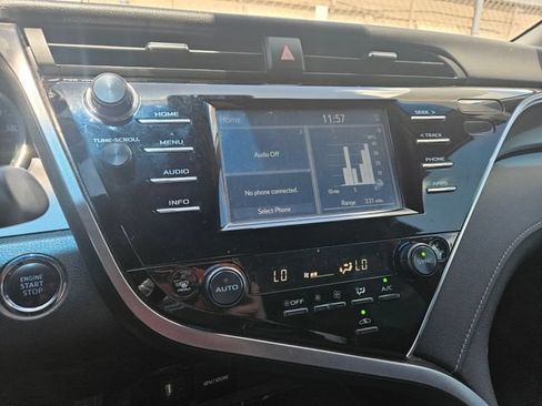 Used 2018 Toyota Camry XSE FWD image 11