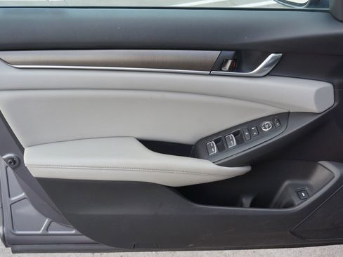 Used 2019 Honda Accord LX image 21