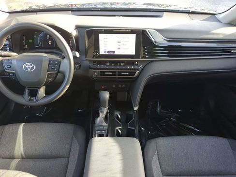 Used 2025 Toyota Camry LE image 14