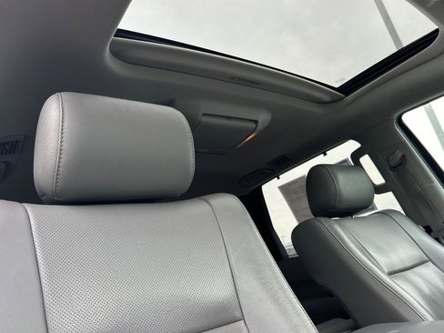 Used 2018 Toyota Sequoia Platinum image 18