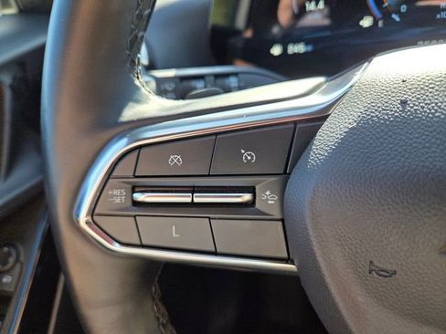 Used 2025 Chevrolet Equinox LT image 36