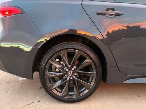 Used 2024 Toyota Corolla SE w/ SE Premium Package image 9