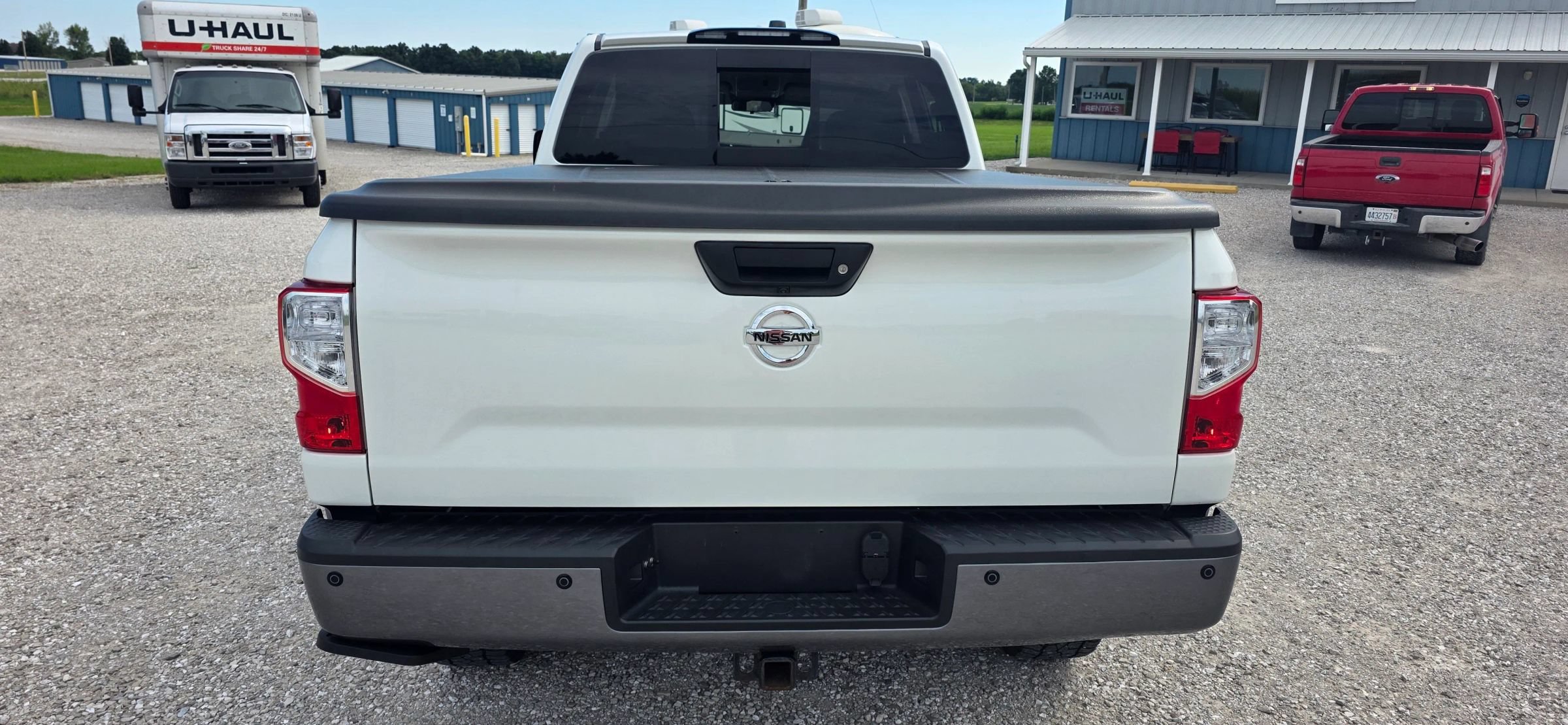 Used 2018 Nissan Titan PRO-4X w/ Pro-4x Utility Package AWD/4WD image 4