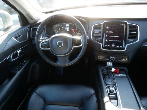 Used 2020 Volvo XC90 T6 Momentum image 13