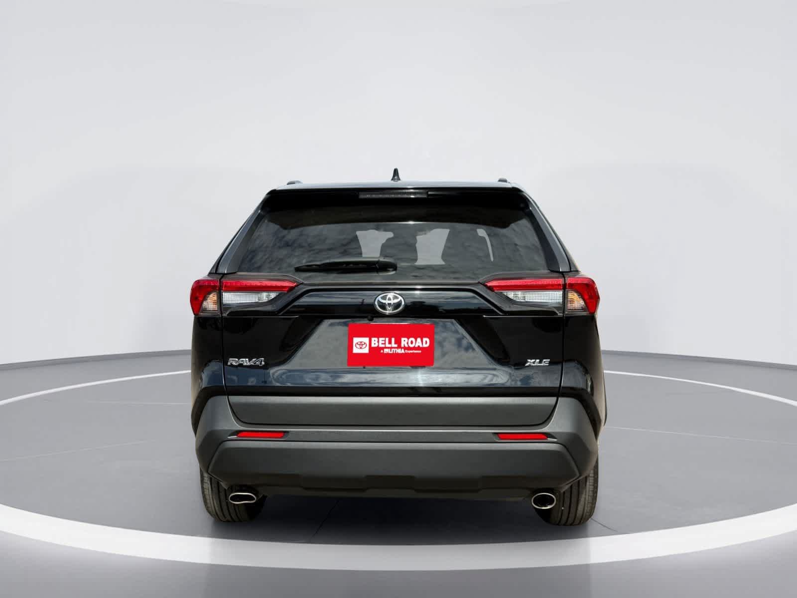 Used 2025 Toyota RAV4 XLE FWD image 8