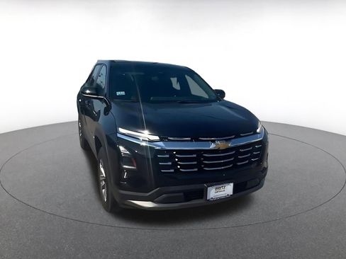Used 2025 Chevrolet Equinox LT FWD image 2