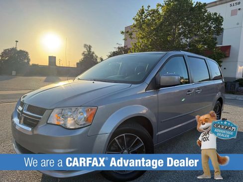 Used 2017 Dodge Grand Caravan SXT FWD image 9