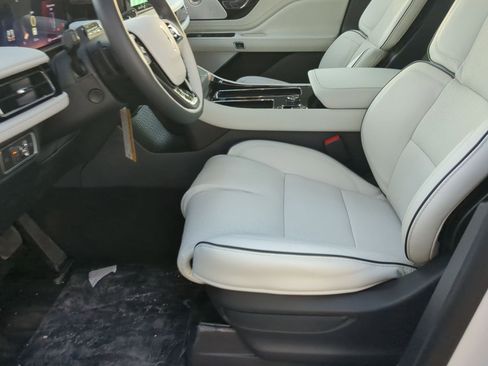 New 2026 Lincoln Aviator Black Label w/ Dynamic Handling Package AWD/4WD image 11