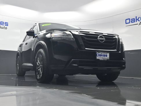 Used 2022 Nissan Pathfinder SV w/ SV Black Package FWD image 39
