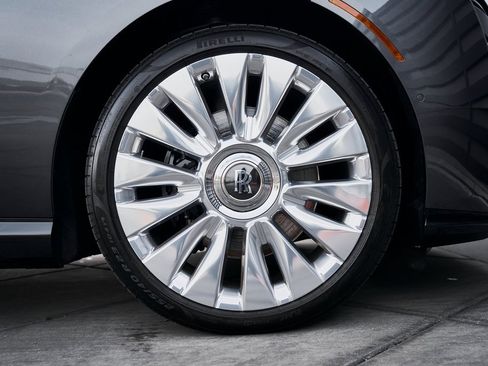 Used 2025 Rolls-Royce Spectre w/ Spectre Launch Package image 21