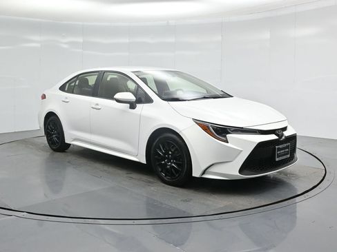 Used 2020 Toyota Corolla LE image 54