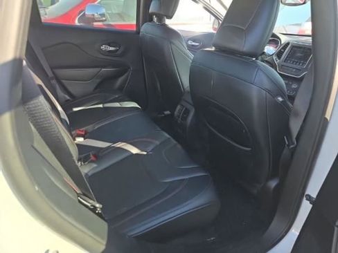 Used 2022 Jeep Cherokee Trailhawk w/ Comfort/Convenience Group image 8