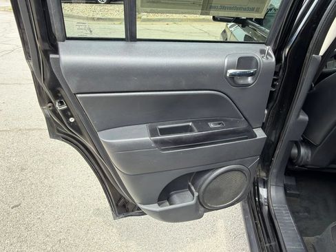 Used 2016 Jeep Patriot High Altitude AWD/4WD image 25