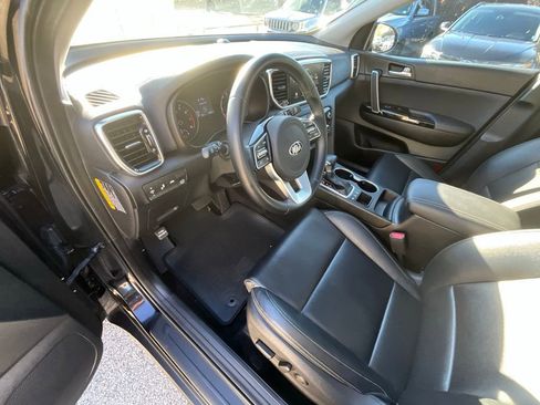 Used 2022 Kia Sportage EX image 9
