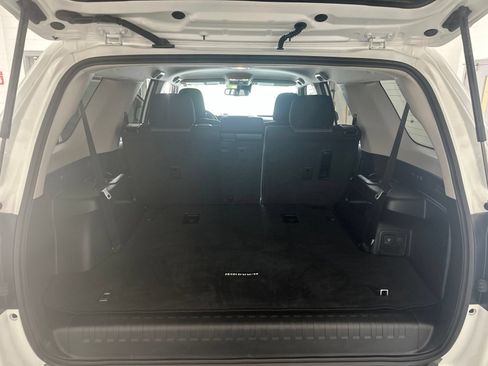 Used 2022 Toyota 4Runner SR5 AWD/4WD image 11