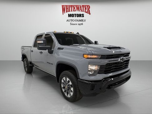 Used 2024 Chevrolet Silverado 2500 Custom w/ Custom Value Package AWD/4WD image 5