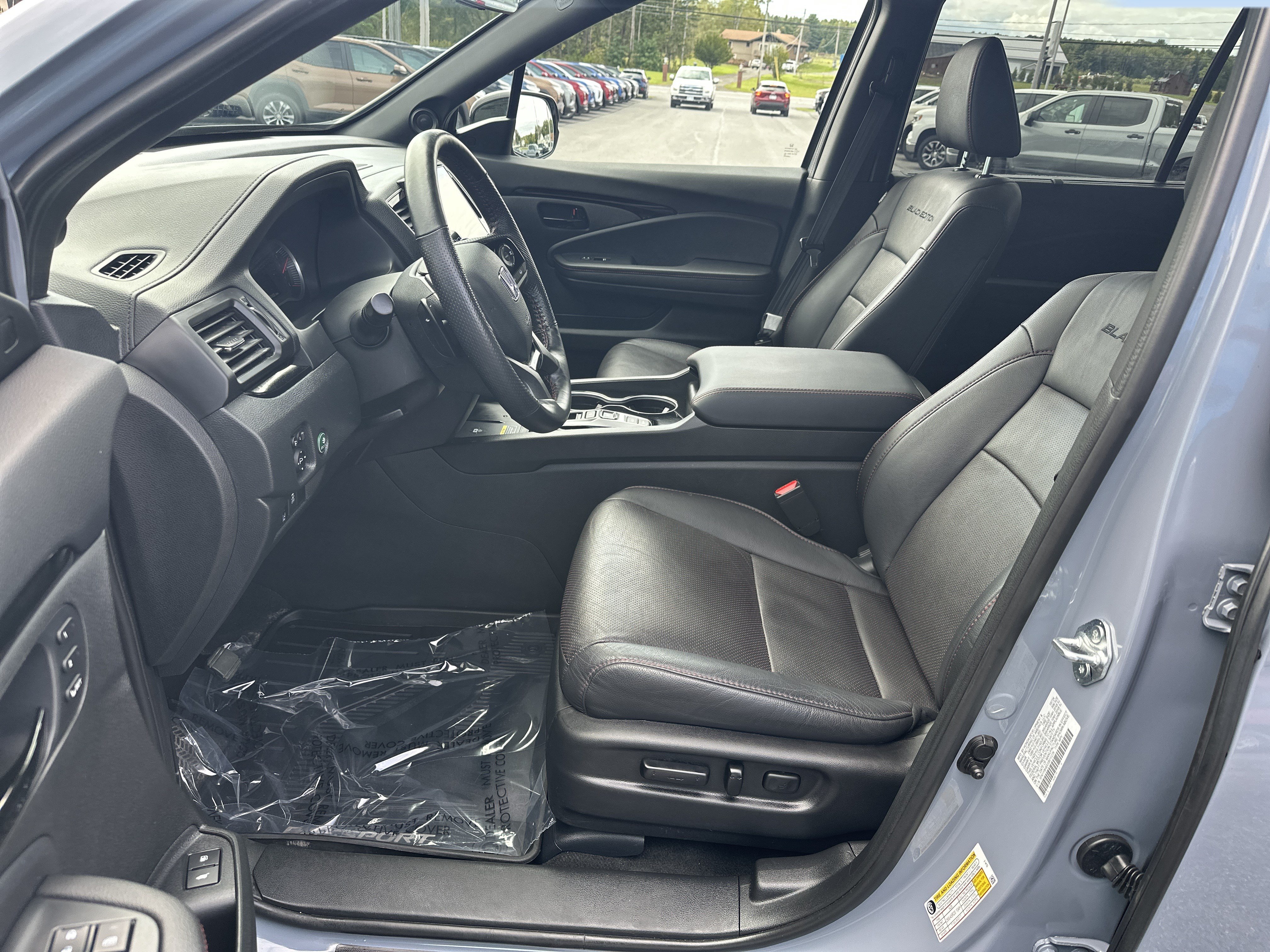 Used 2025 Honda Passport Black Edition image 12