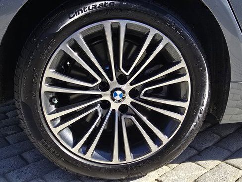 Used 2019 BMW 540i image 11