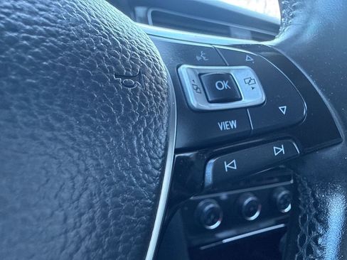 Used 2019 Volkswagen Golf Alltrack S image 22