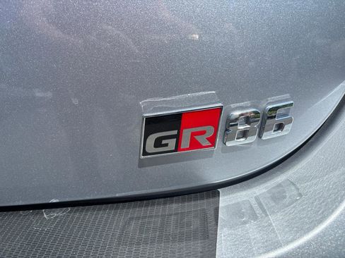 Used 2025 Toyota GR86 Premium w/ ALL Weather Mat Package (TMS) RWD image 5