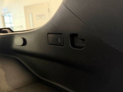 Used 2024 Chevrolet Tahoe LT image 34