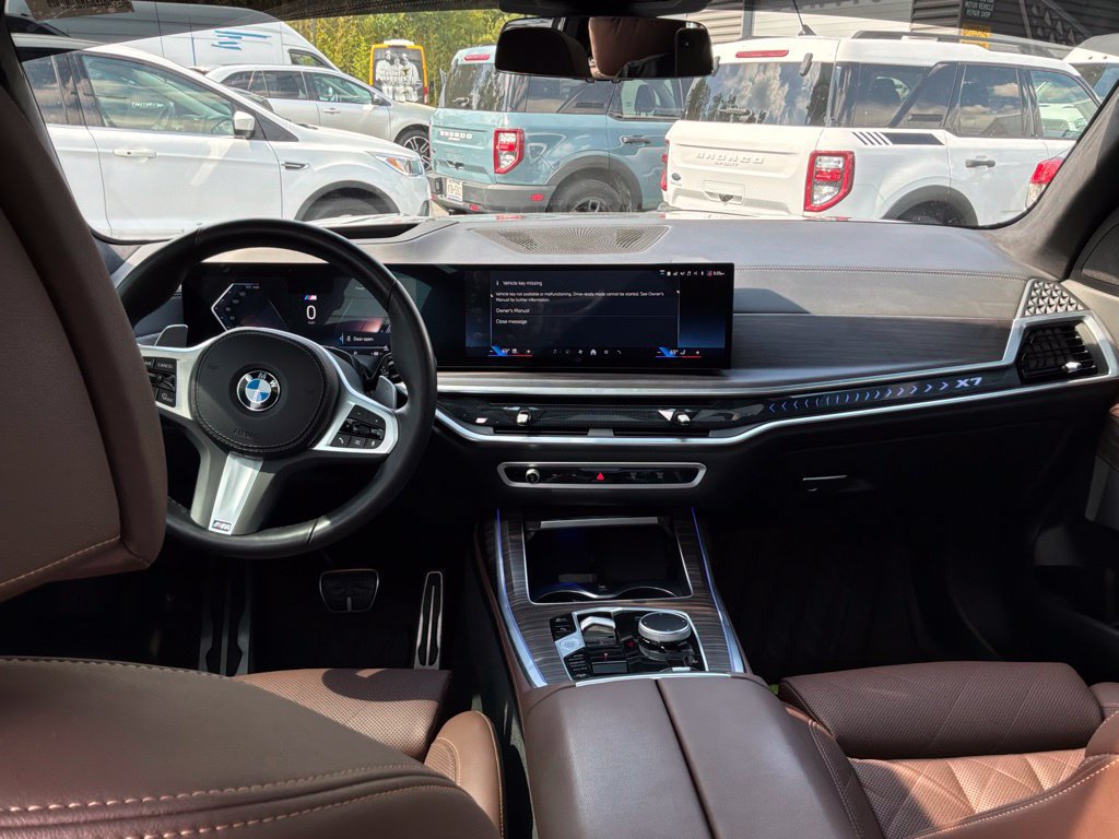 Used 2024 BMW X7 xDrive40i w/ M Sport Package AWD/4WD image 12