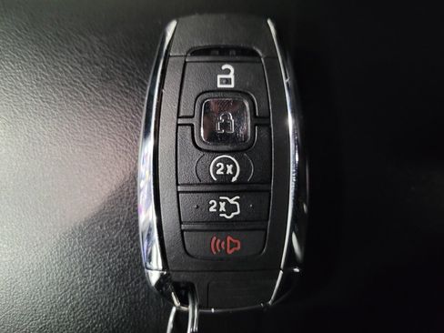 Used 2020 Lincoln MKZ image 32