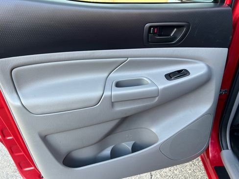 Used 2015 Toyota Tacoma 4x4 Double Cab w/ TRD Sport Package image 11