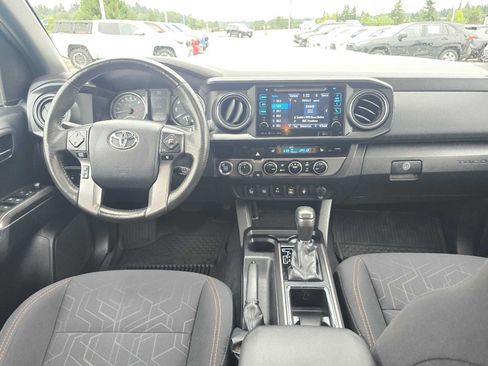 Certified 2016 Toyota Tacoma TRD Sport w/ Premium & Technology Package AWD/4WD image 18