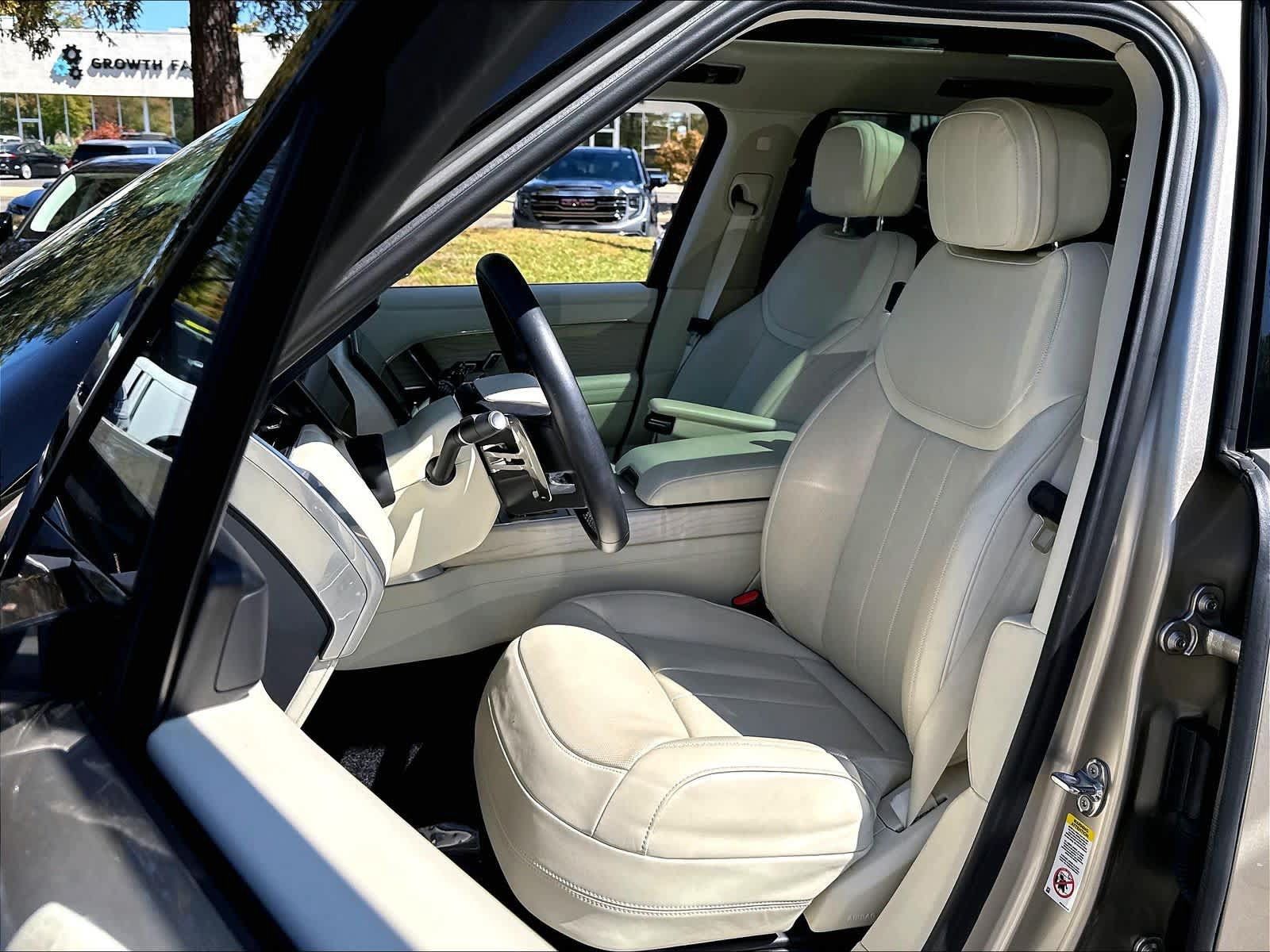Used 2024 Land Rover Range Rover SE AWD/4WD image 25