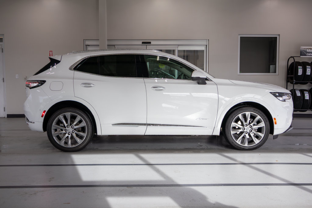 Used 2022 Buick Envision Avenir w/ Technology Package II FWD image 6